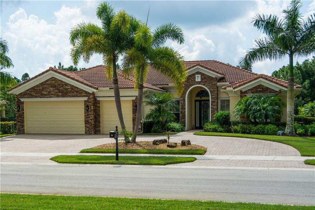 Property Photo:  7599 SE Belle Maison Drive  FL 34997 