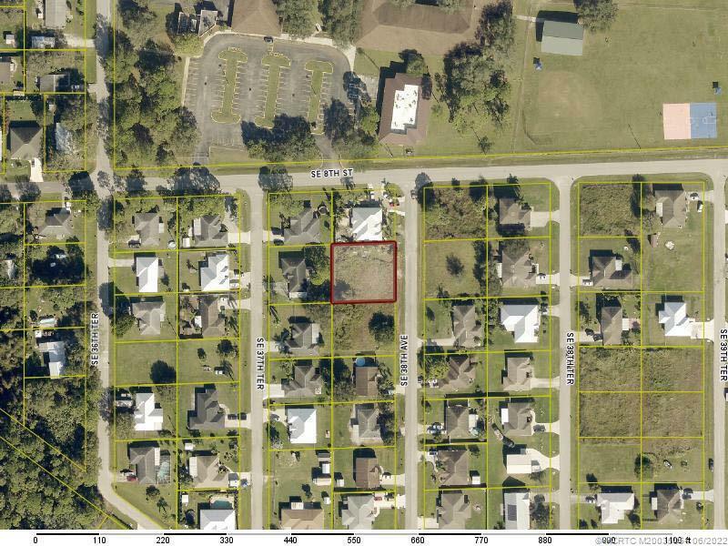 Property Photo:  825 SE 38th Avenue  FL 34974 