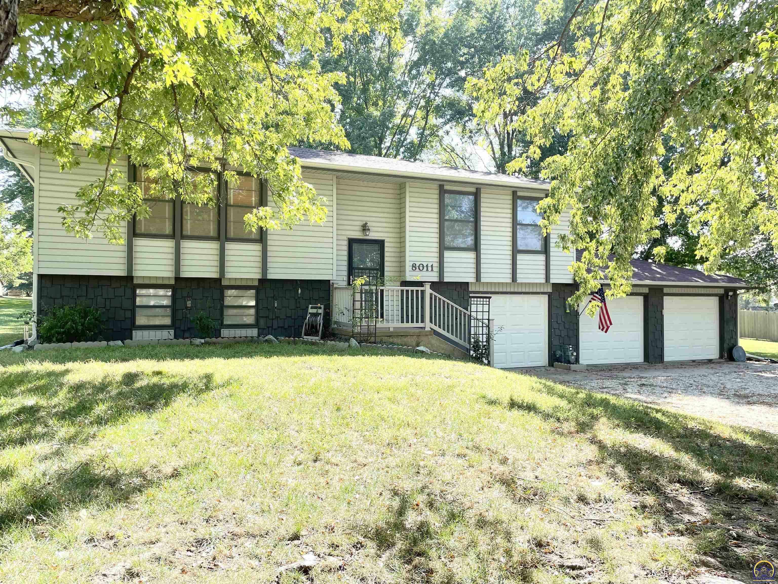 8011 SW 22nd St  Topeka KS 66614 photo