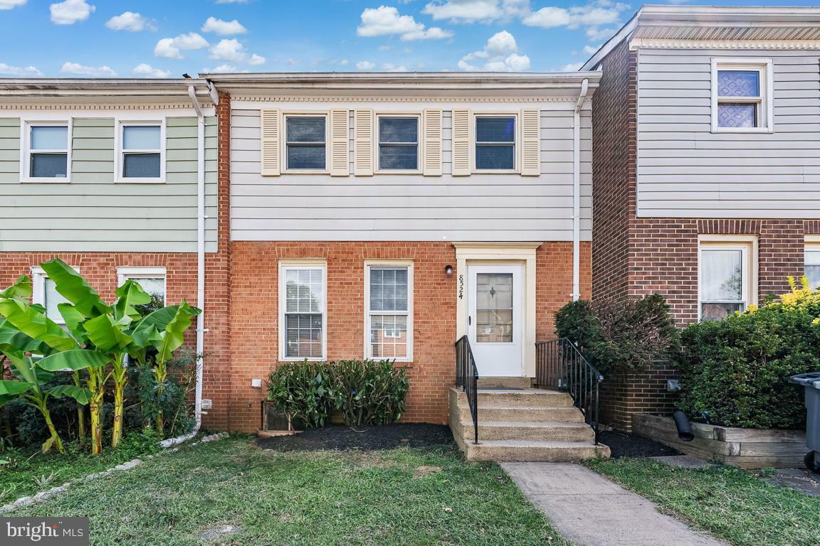Property Photo: 8524 Piney Point Court VA 20110