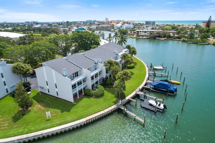 Property Photo:  12120 Capri Circle S  FL 33706 