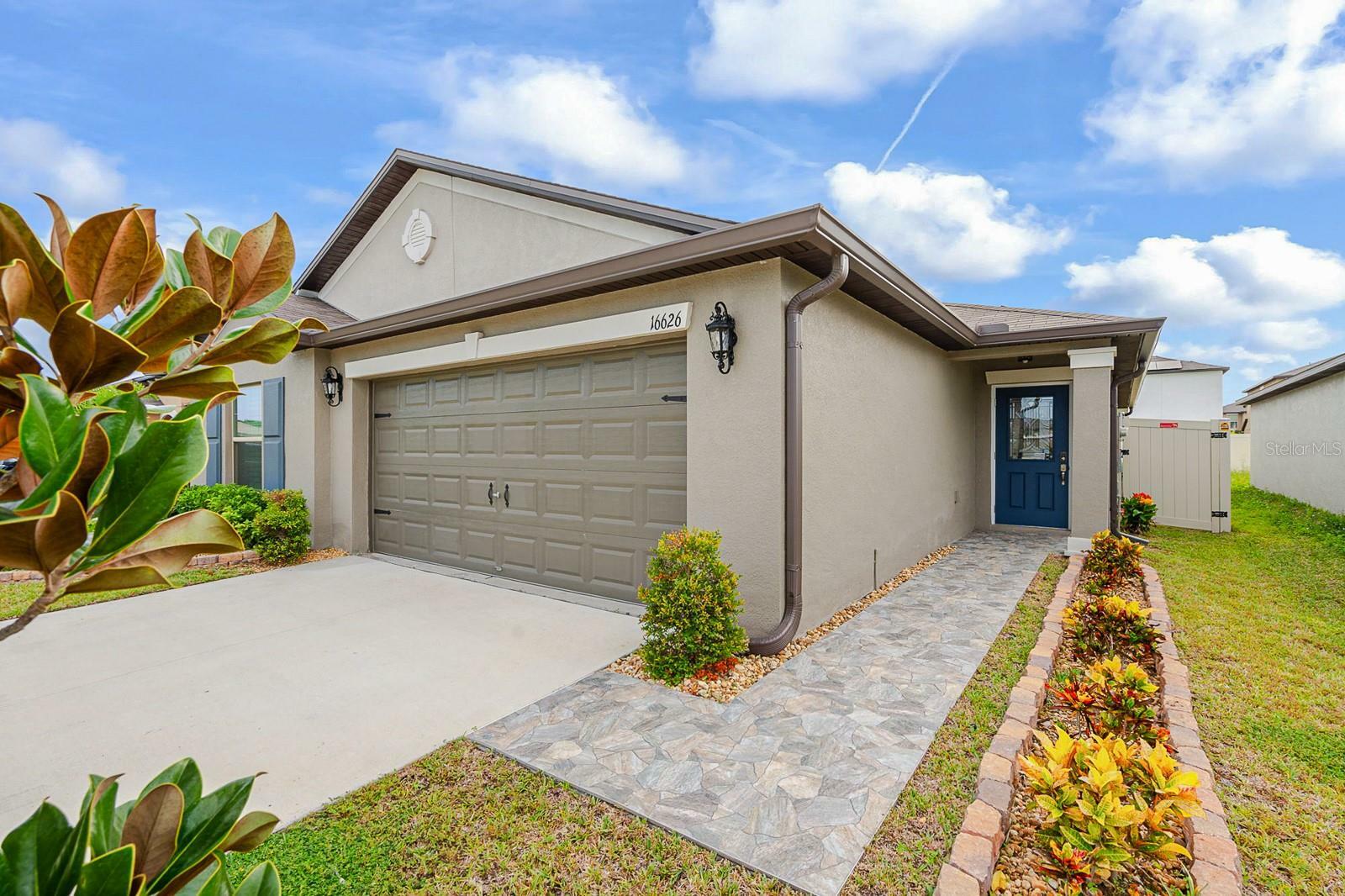 Property Photo:  16626 Sunburst Lake Street  FL 33598 