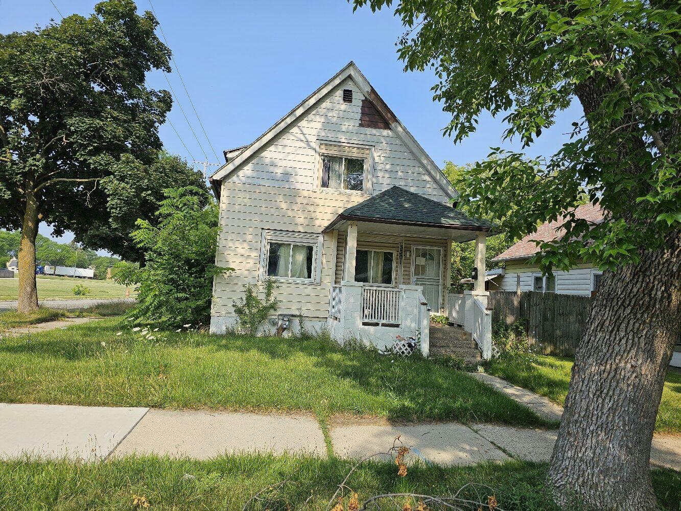 Property Photo:  3301 N 37th St  WI 53216 