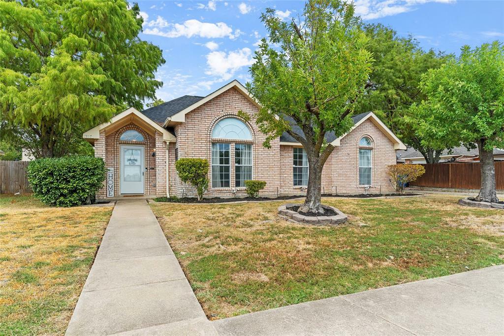 Property Photo: 7817 Munich Drive TX 75089