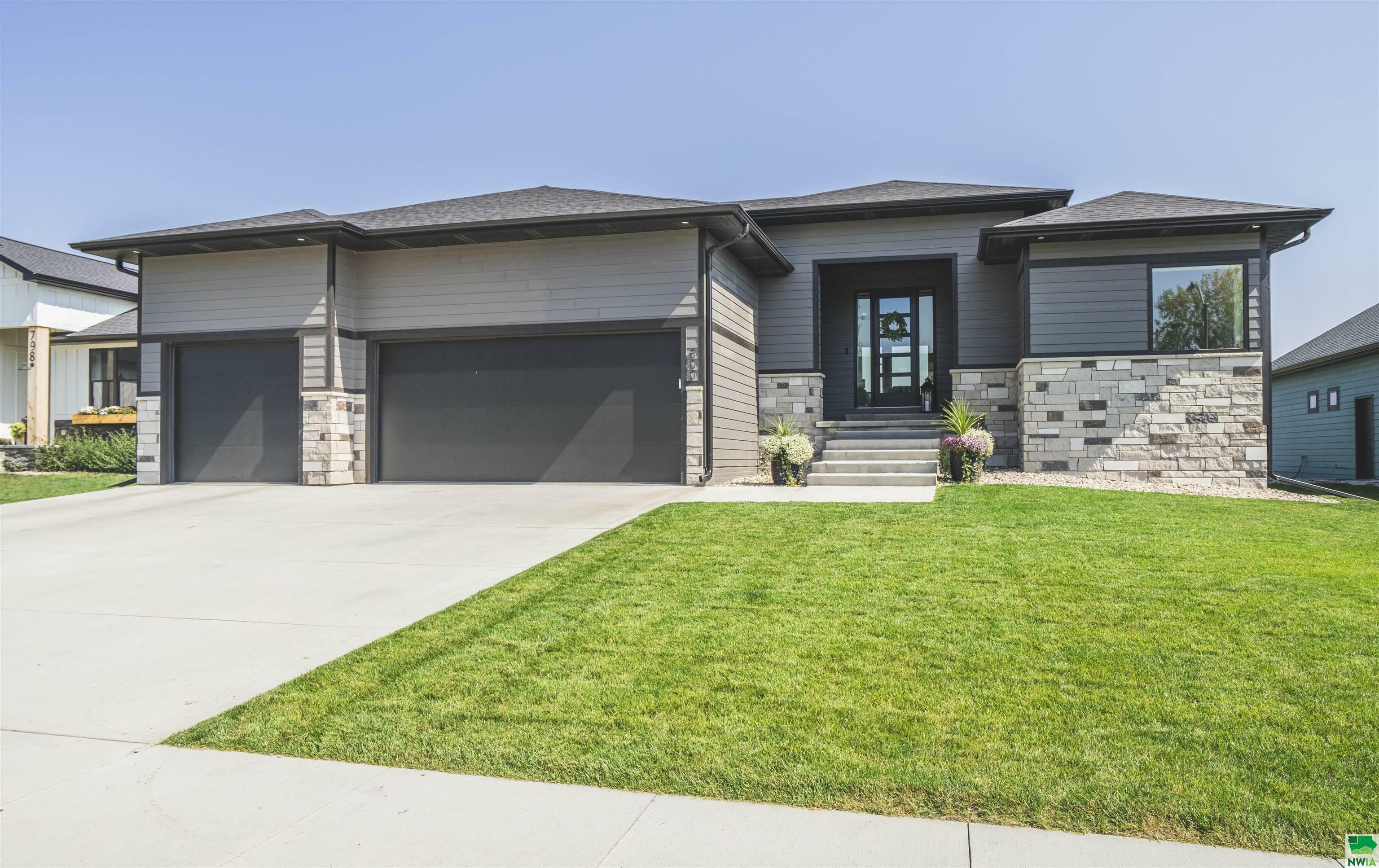 Property Photo:  800 Lakeshore Drive  SD 57049 