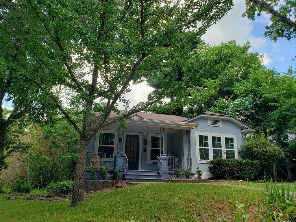 Property Photo:  406 E Gunter Street  AR 72701 