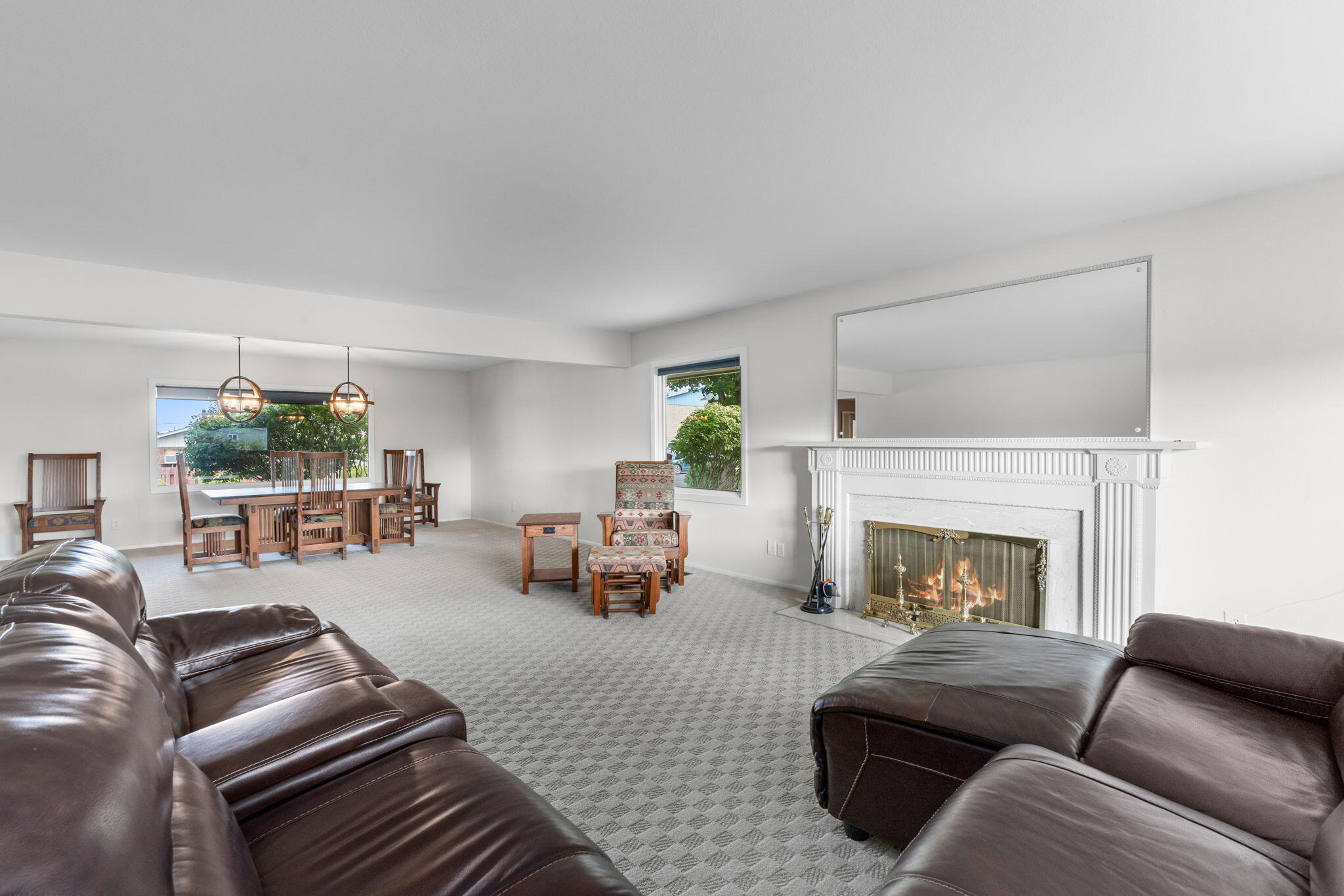 Property Photo: 136 SE H Street OR 97741