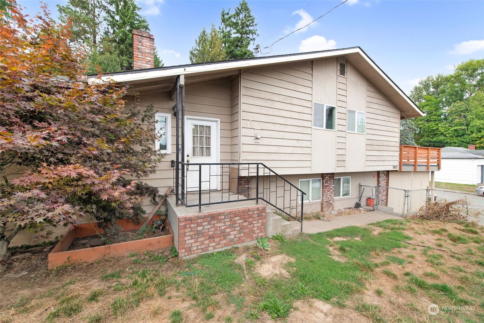Property Photo:  1903 Allen Street  WA 98626 
