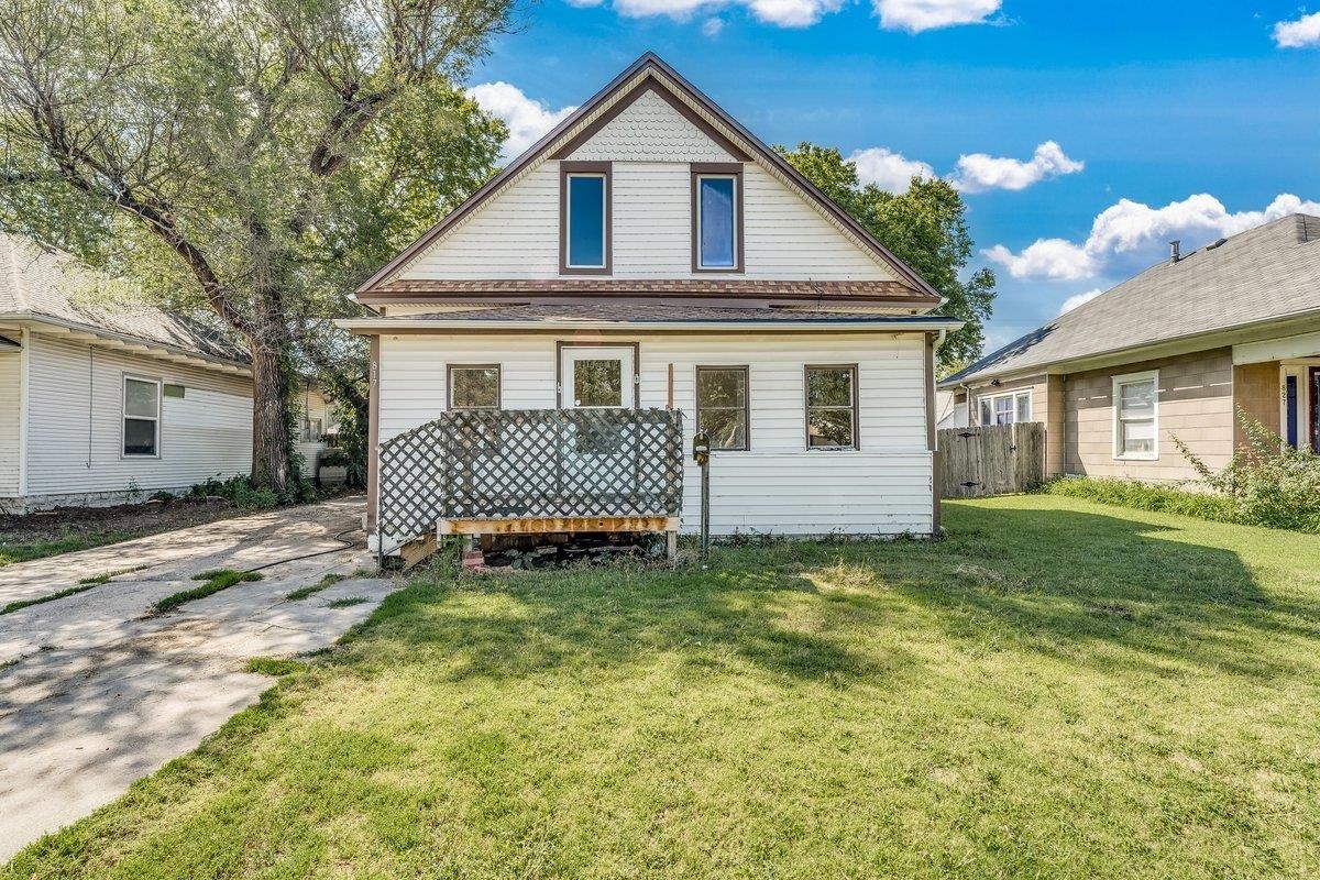 Property Photo:  817 W Munnell St  KS 67213 