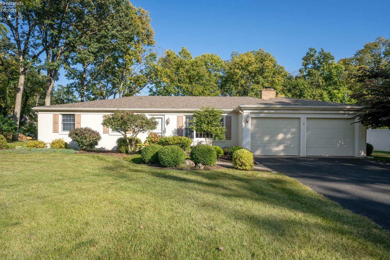 Property Photo:  1907 N Concord Circle  OH 43452 