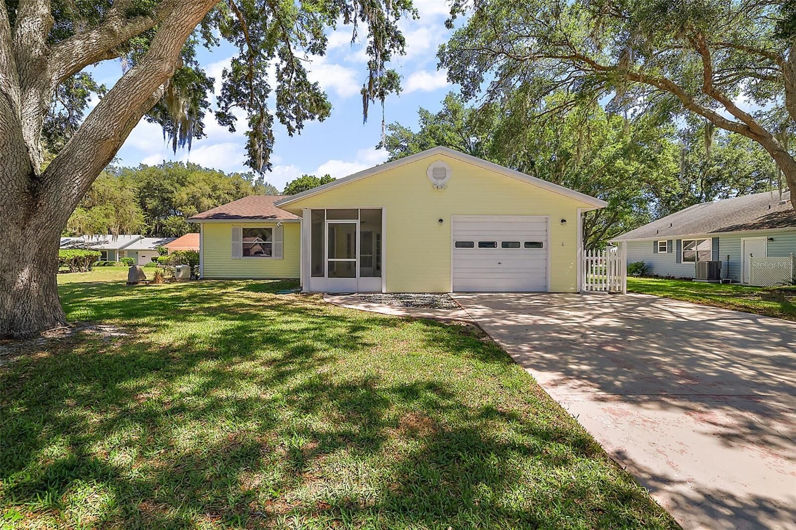 Property Photo:  1203 Loch Rannoch Court  FL 34788 