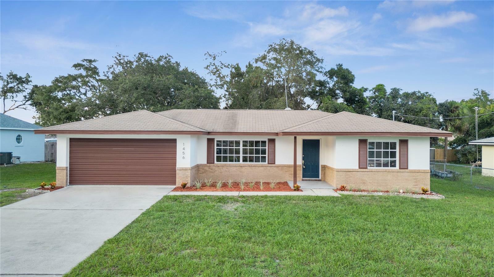 Property Photo: 1456 Malaluka Street FL 32725