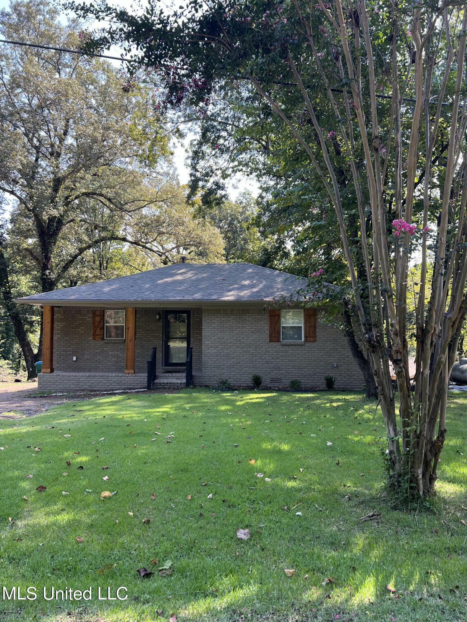 Property Photo:  10653 Ben Lomond Cove  MS 38632 