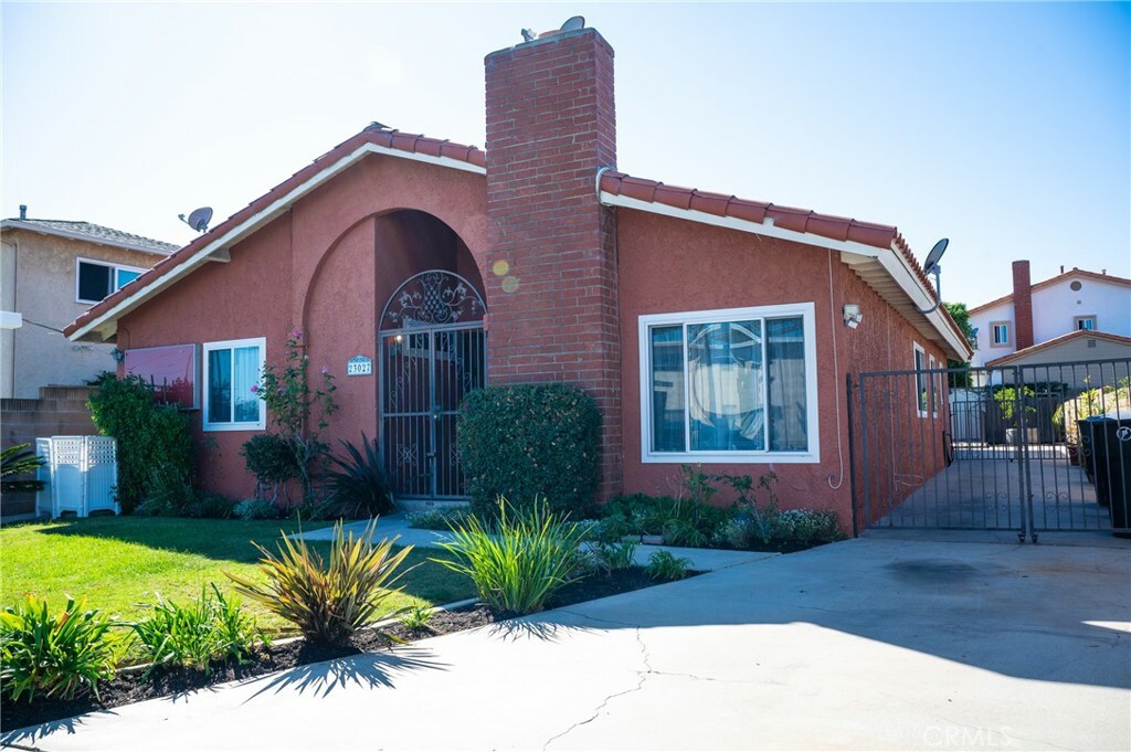 Property Photo:  23027 Arlington Avenue  CA 90501 