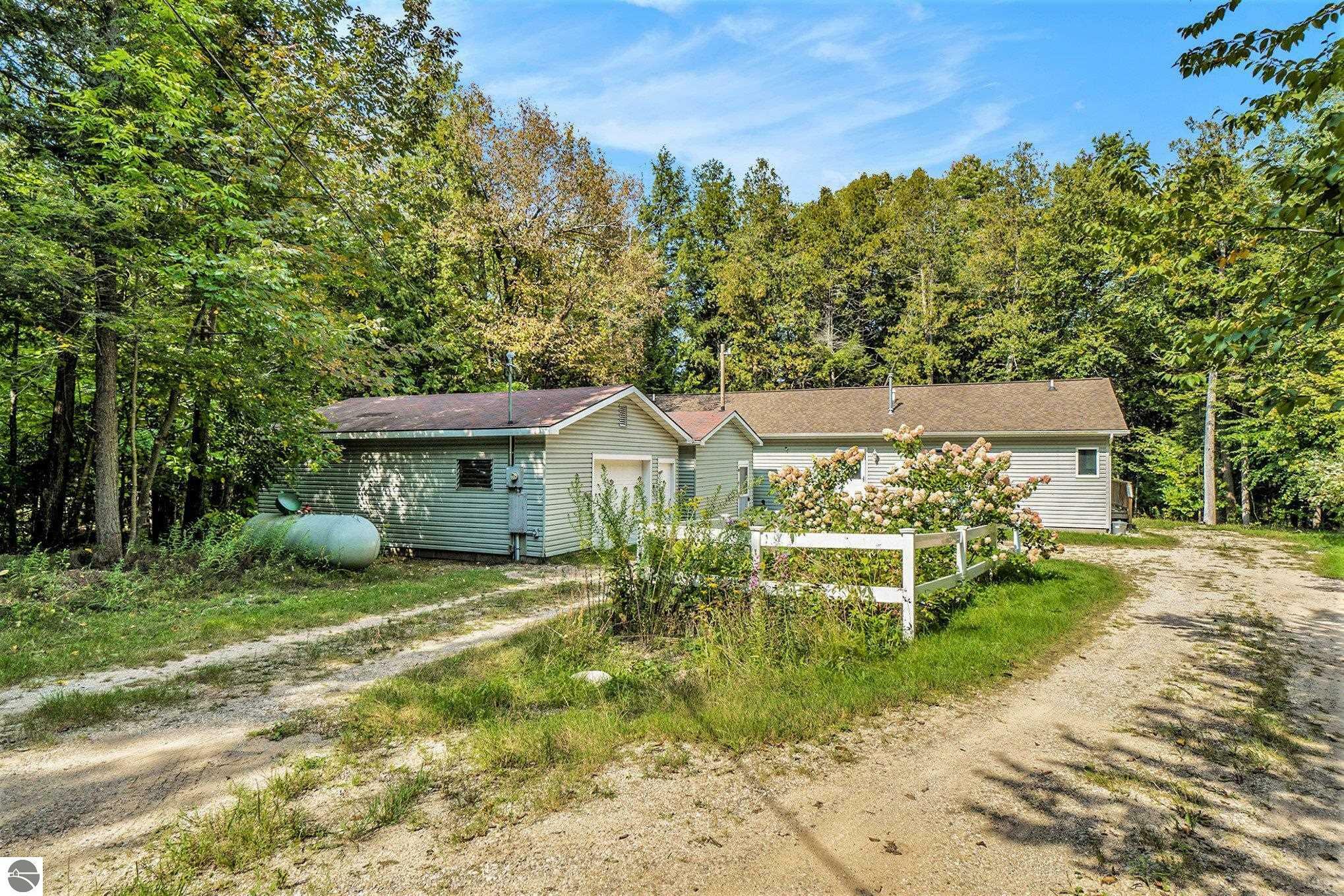 14516 Deer Valley  Beulah MI 49617 photo