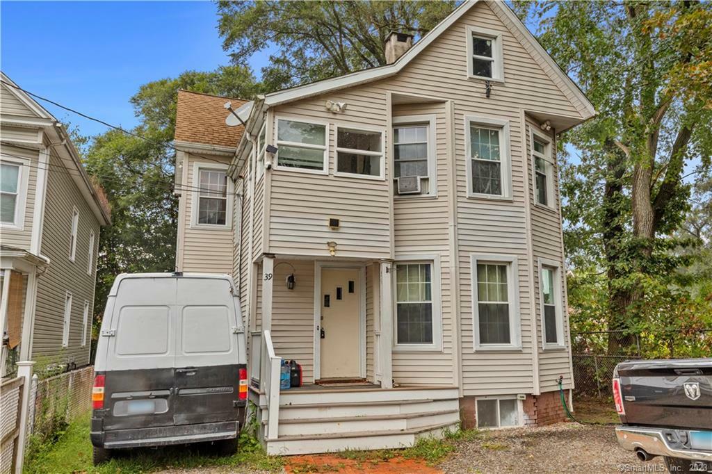 Property Photo: 39 Hewitt Court CT 06607