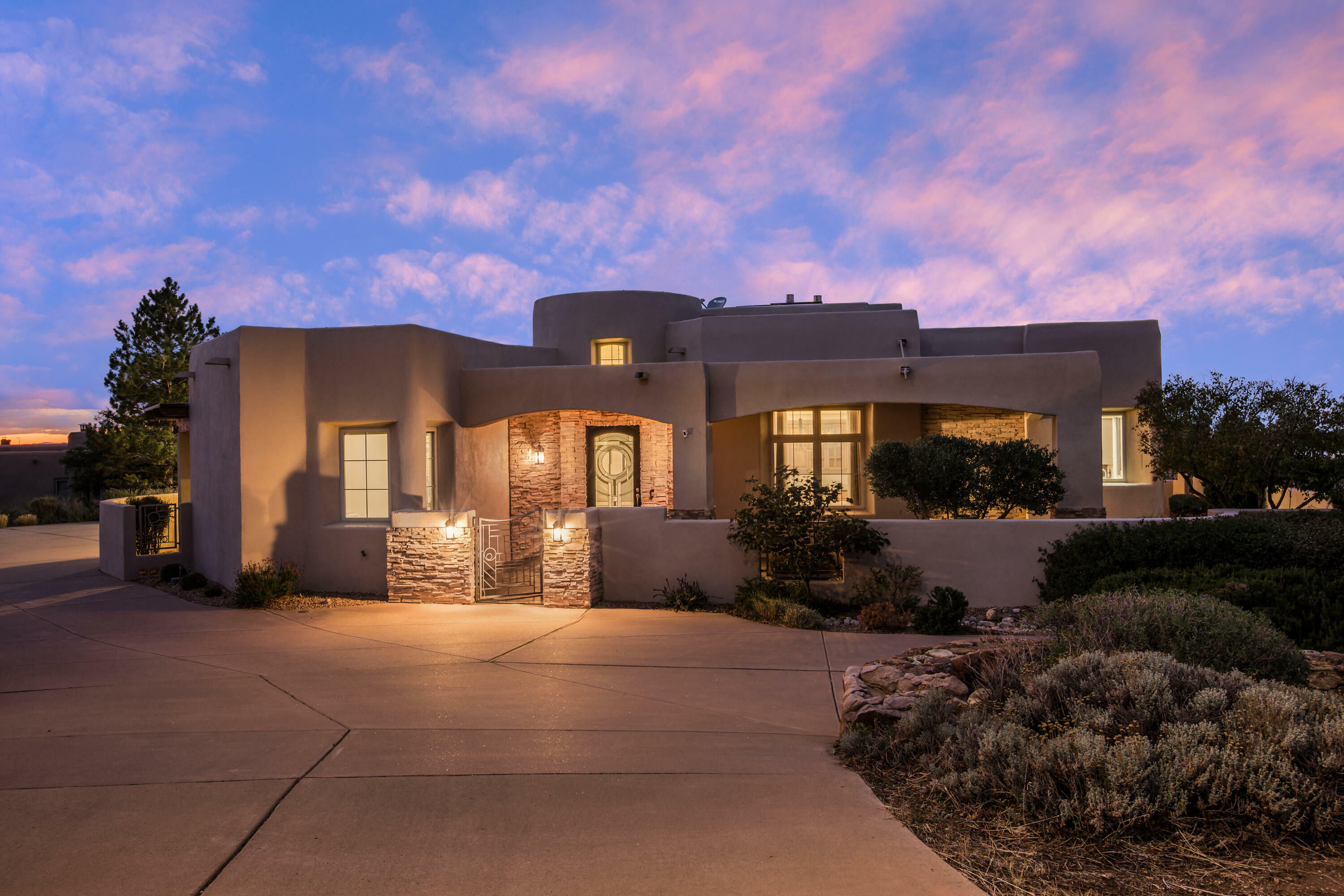 Property Photo:  6109 Club Cholla Court NE  NM 87111 