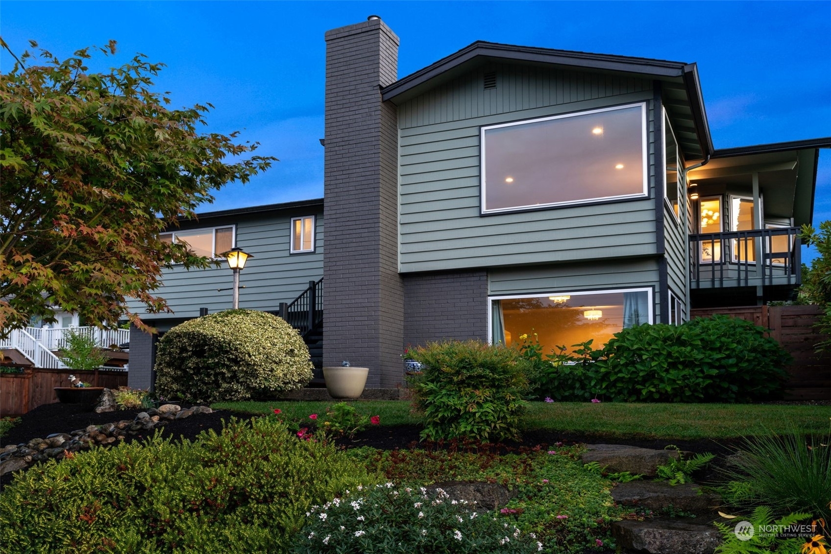 Property Photo: 1026 Glen Street WA 98020