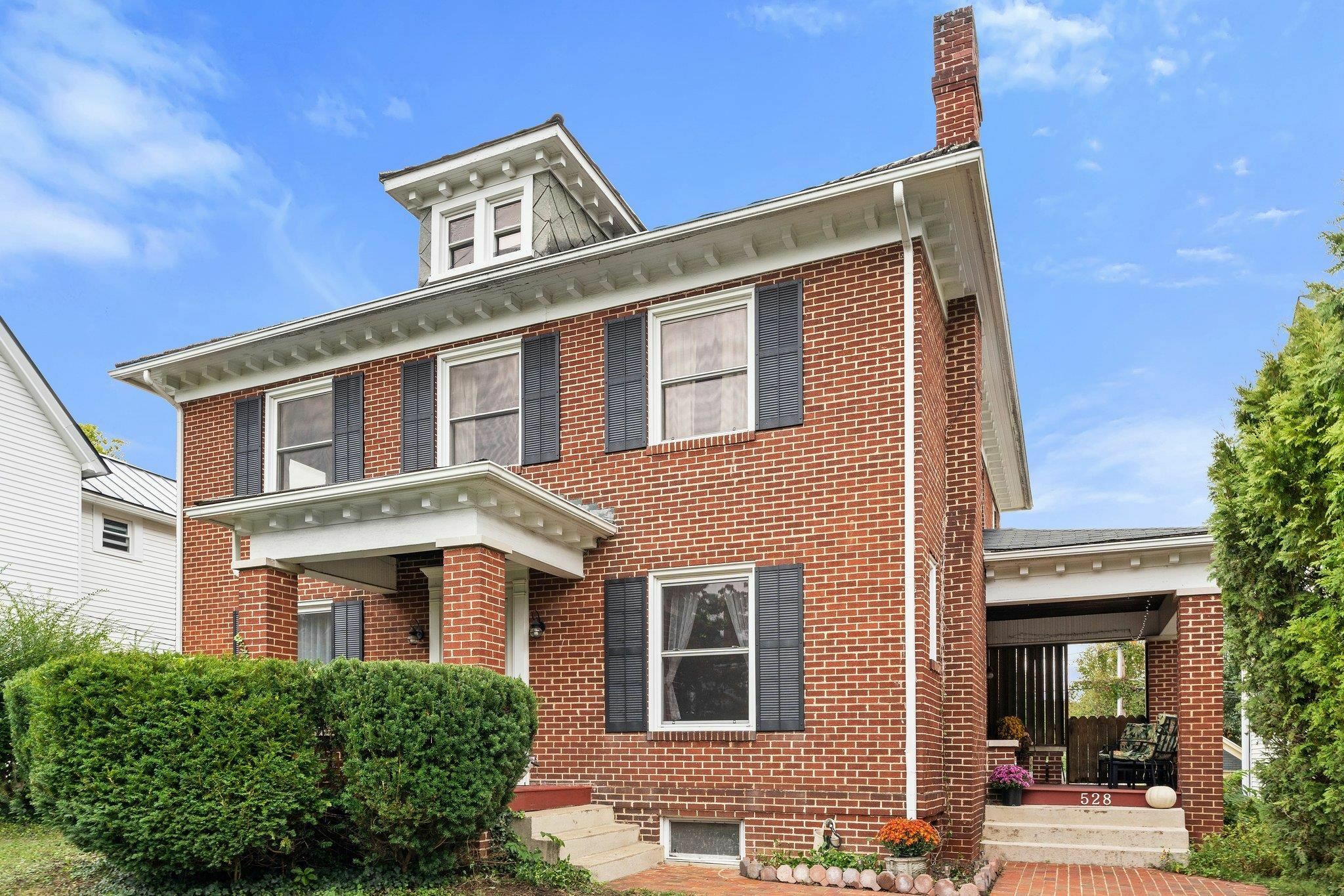 Property Photo:  528 Pine Ave  VA 22980 