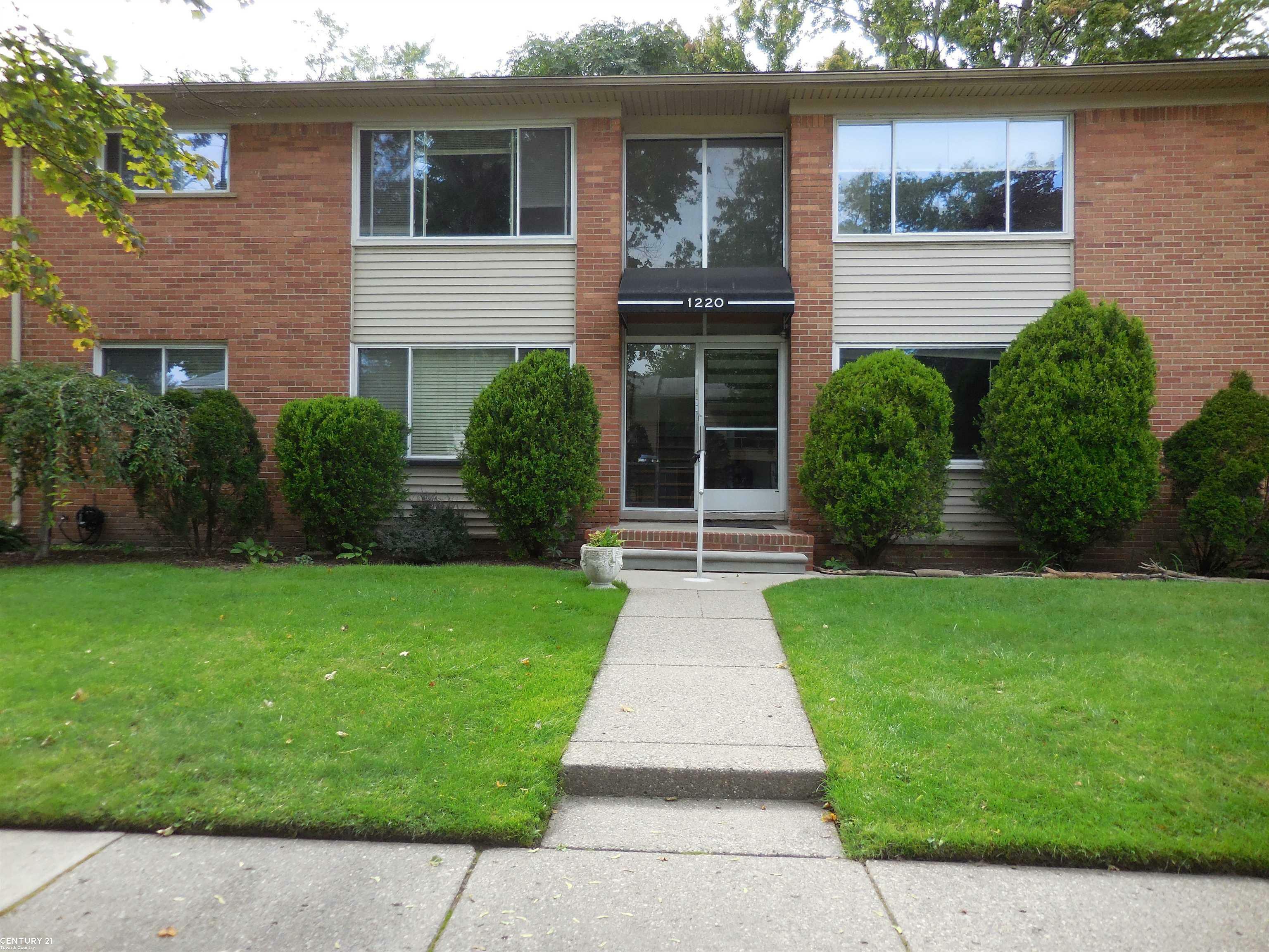 Property Photo:  1220 E Lincoln #8  MI 48073 