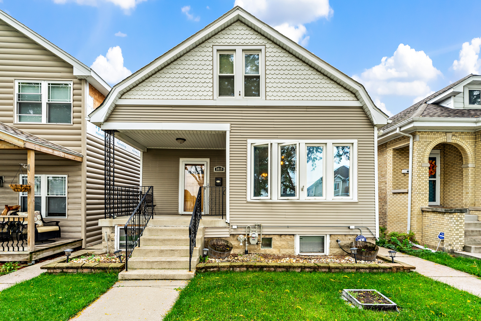 Property Photo:  3815 N Octavia Avenue  IL 60634 