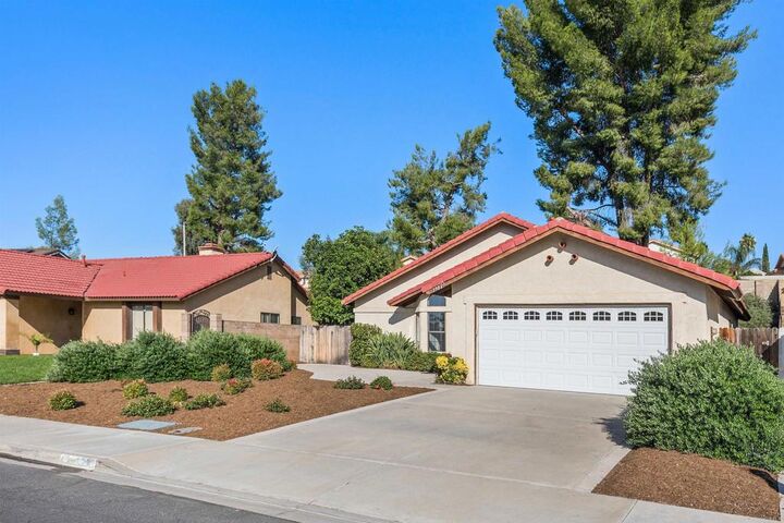 Property Photo:  39827 Old Carriage Road  CA 92563 