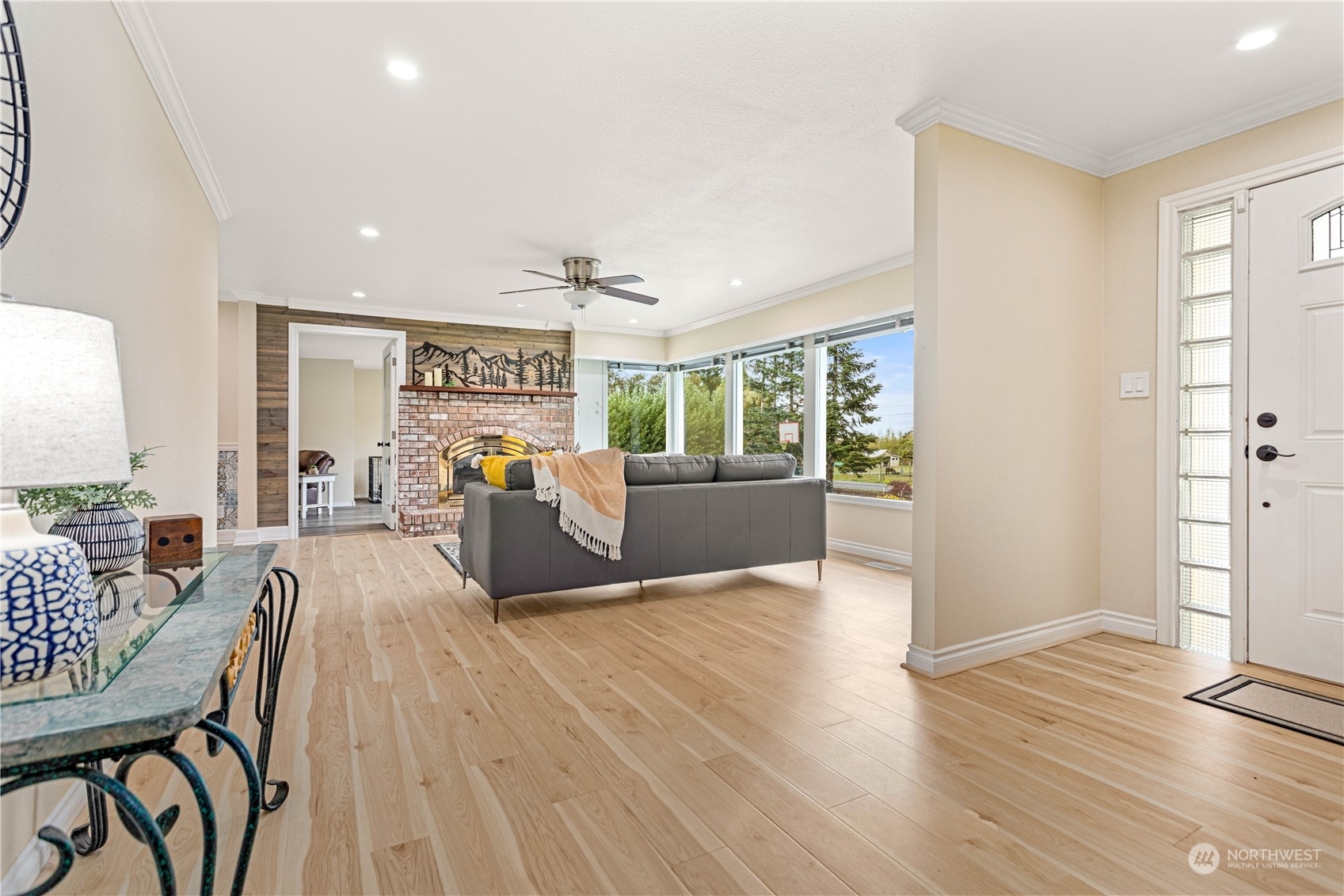 Property Photo: 1147 E Laurel Road WA 98226