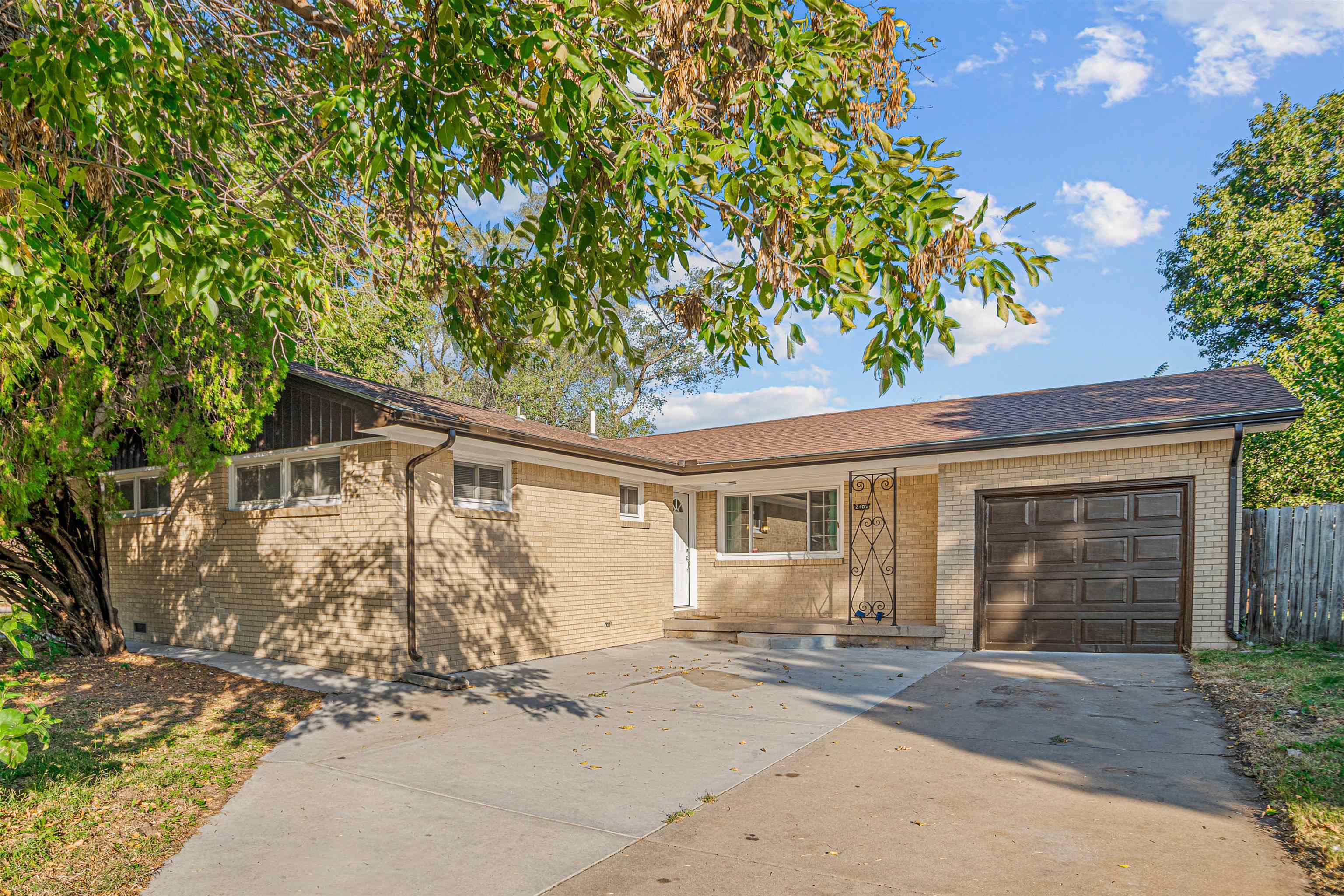 Property Photo:  2403 N Clarence Ave  KS 67204-5507 