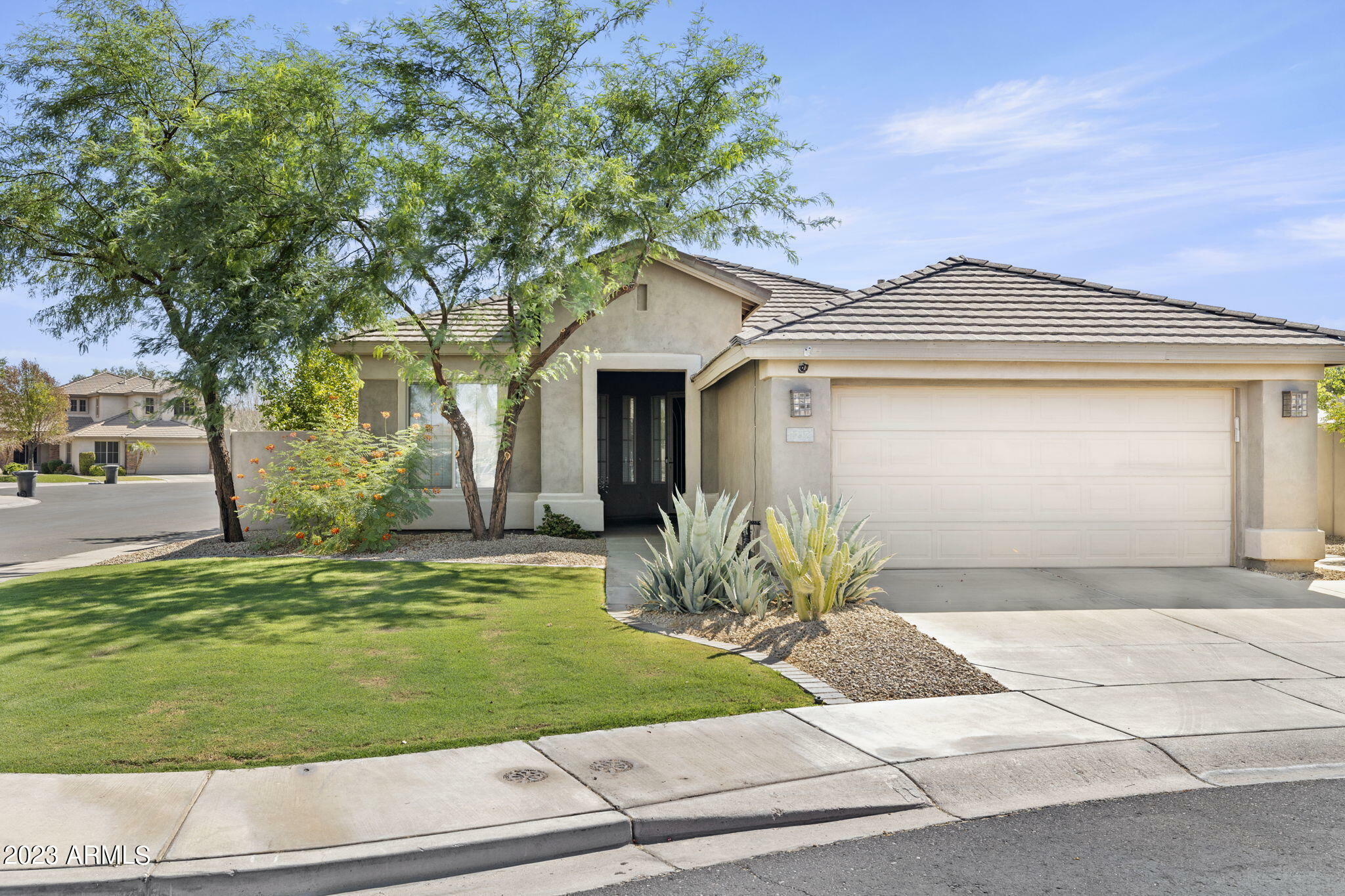 Property Photo:  7717 S La Rosa Drive  AZ 85284 