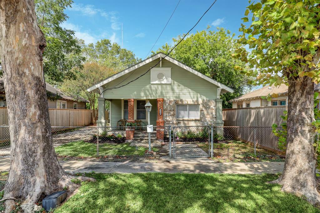 Property Photo:  433 N Everton Street  TX 77003 