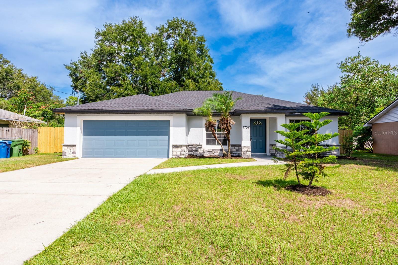 Property Photo:  1705 Sandalwood Circle SW  FL 33880 