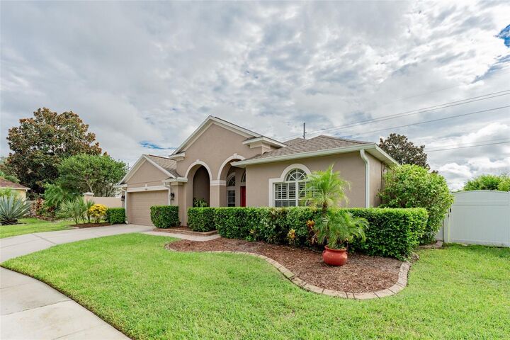 Property Photo:  9304 Laurel Ledge Dr  FL 33569 