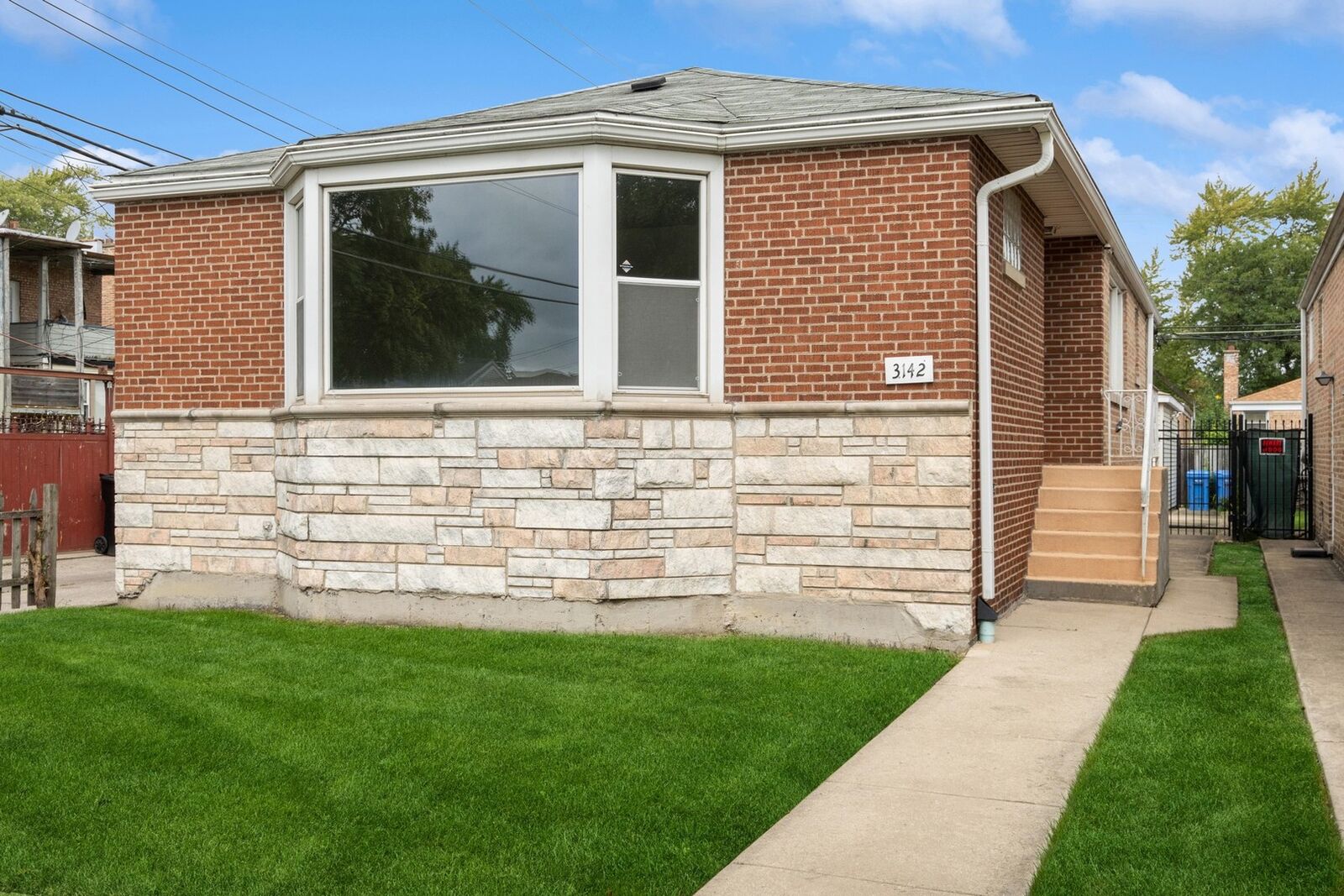 Property Photo: 3142 W Hood Avenue IL 60659