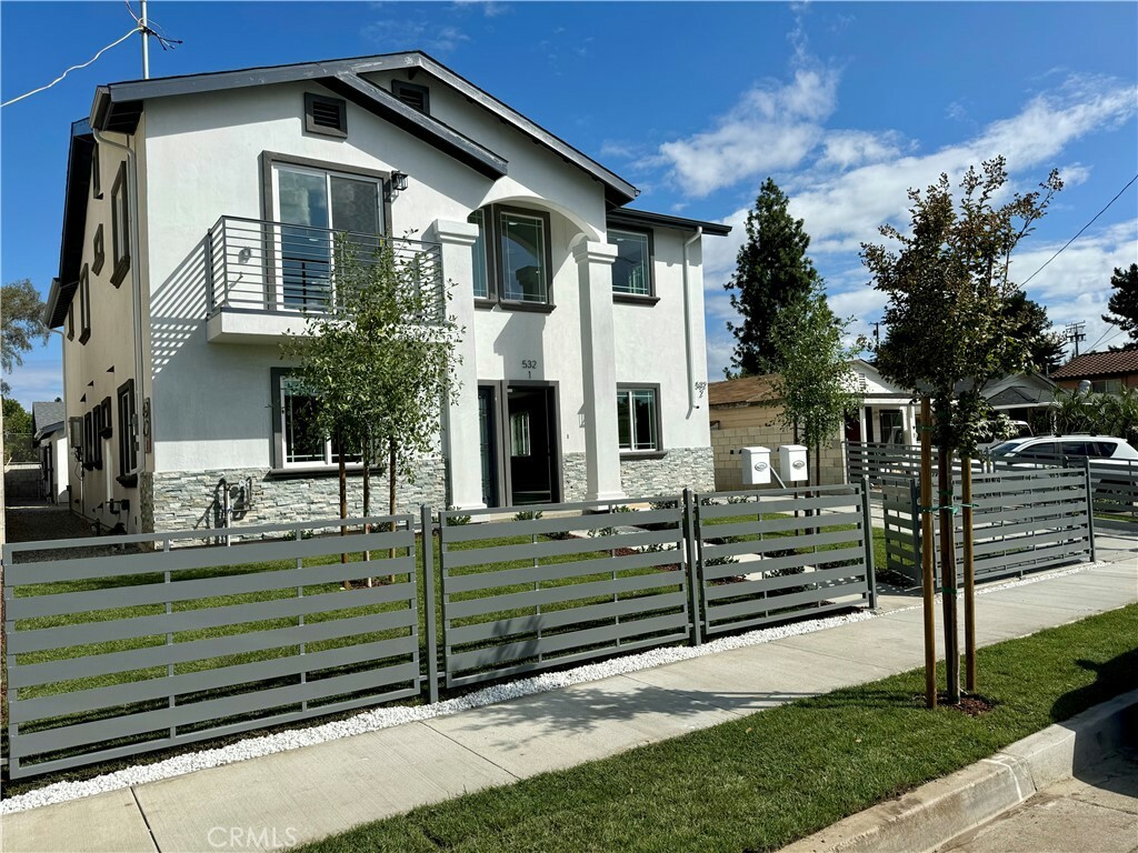 Property Photo:  532 McFadden Street  CA 90631 