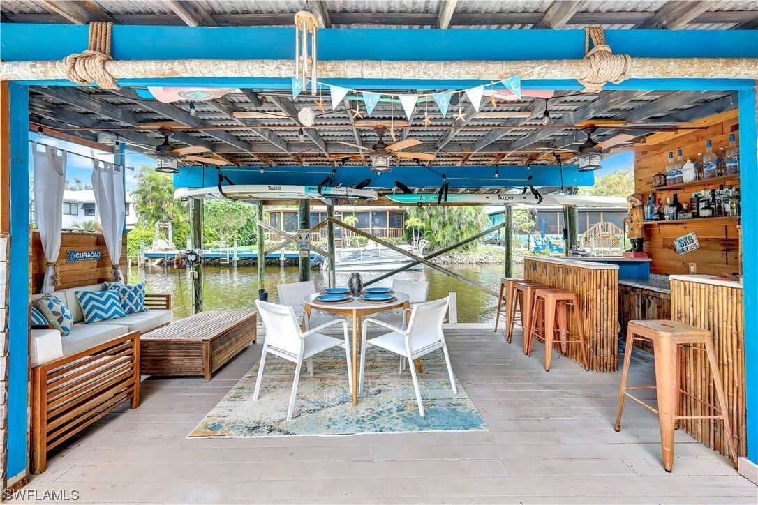 Property Photo: 1600 Port Avenue FL 34104