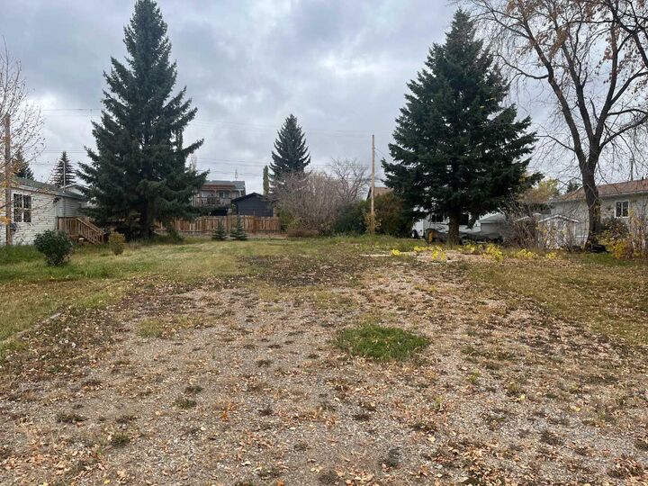 Property Photo: 5036 47 Street AB T0B 1V0
