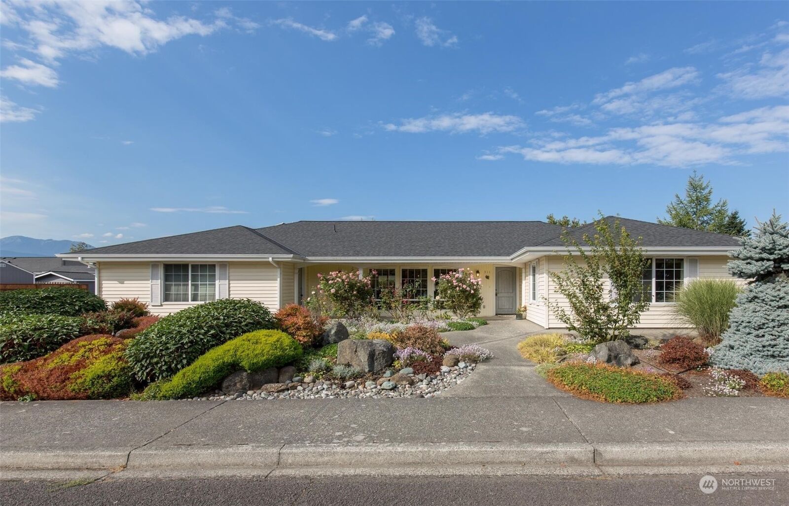 3 bed Sequim home for sale 311 N Blake Avenue, Sequim, WA 98382