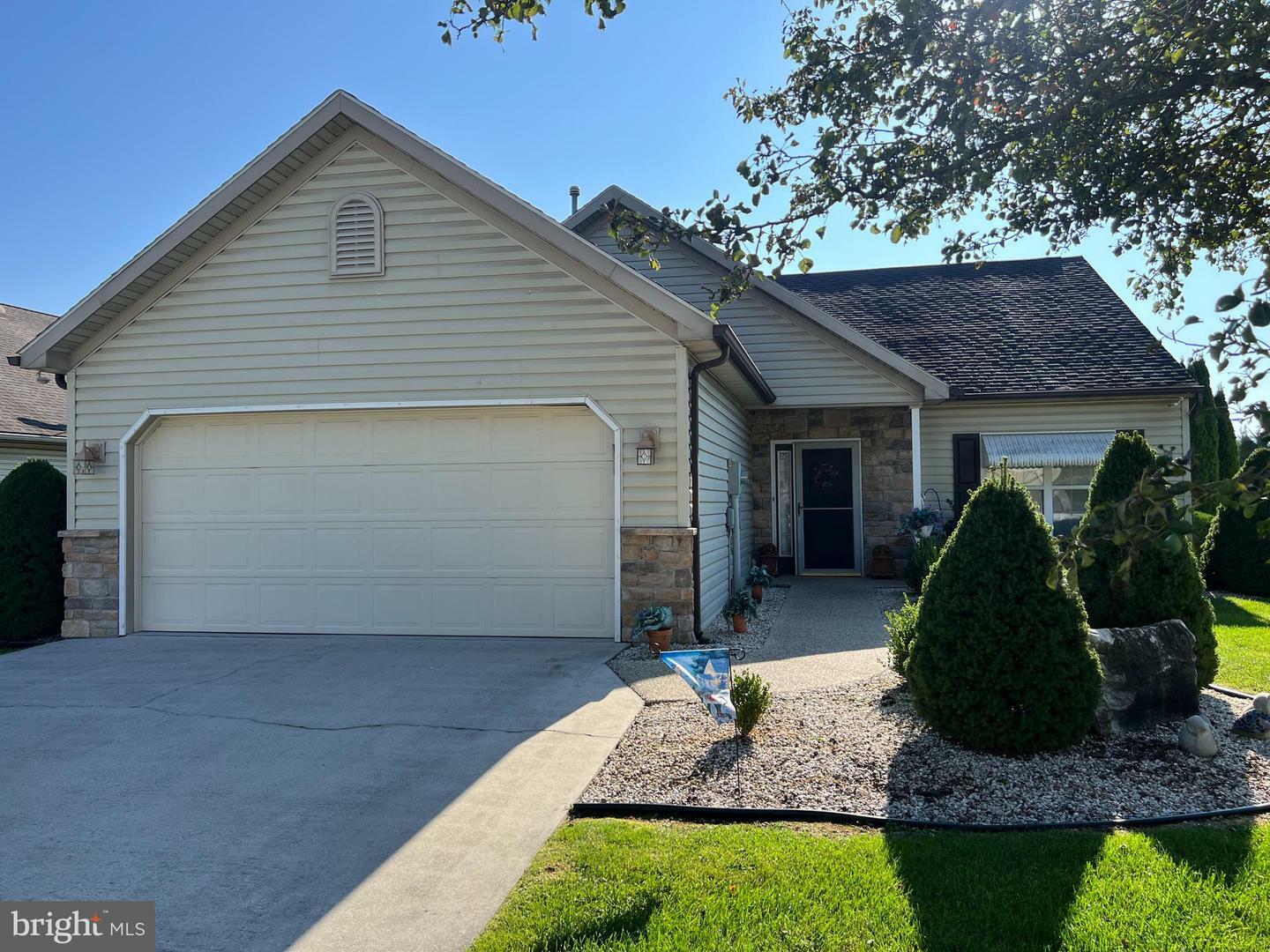 Property Photo: 15 Lantern Lane PA 17257