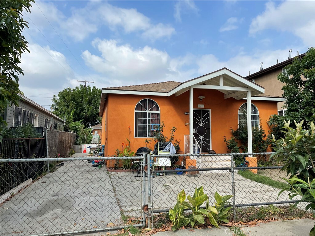 Property Photo:  1517 E 53rd Street  CA 90011 