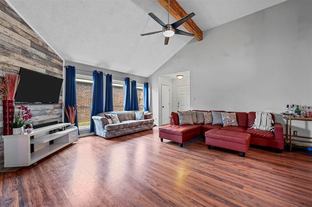 Property Photo: 6808 Cuculu Drive TX 76133