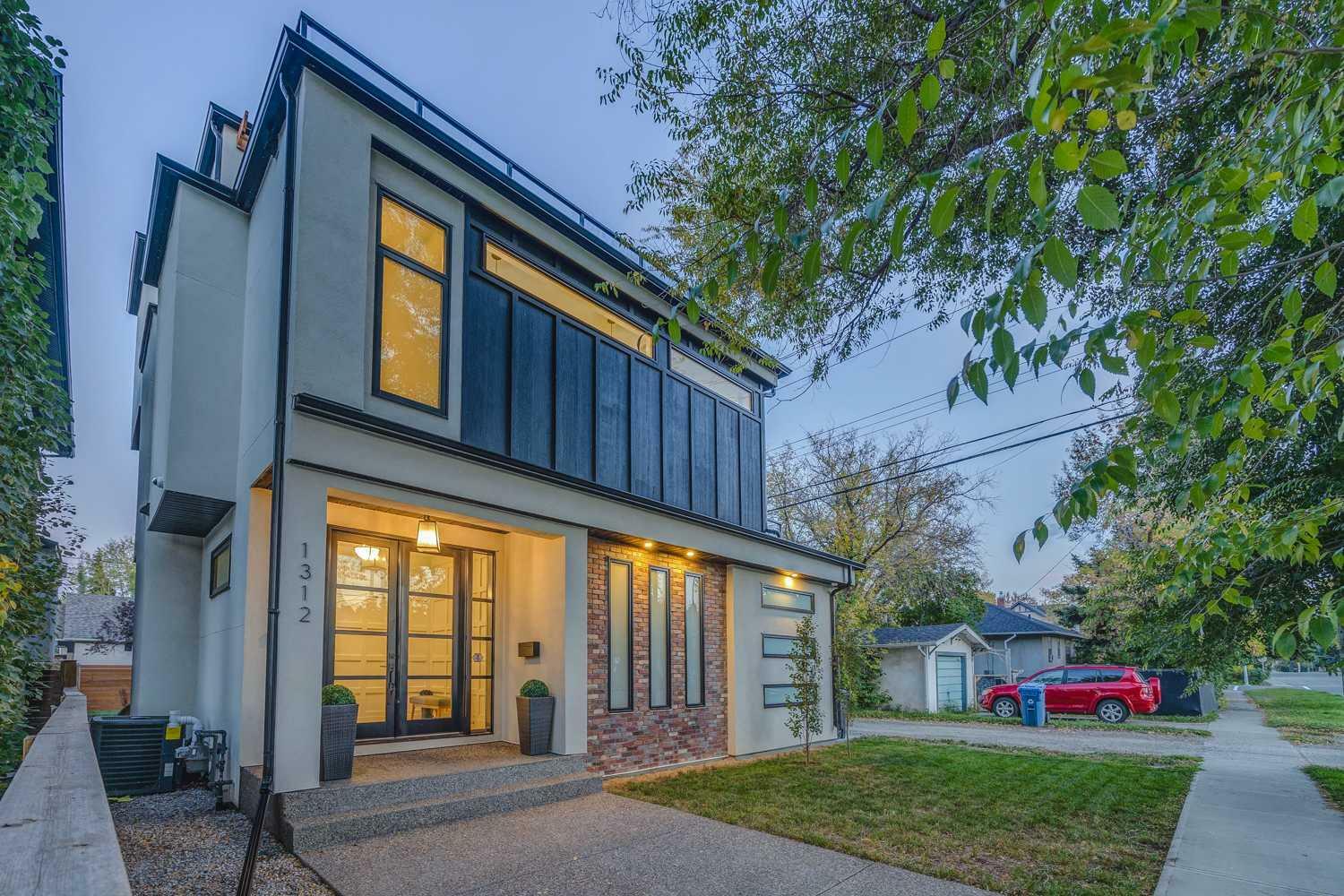 1312 3 Street NW  Calgary AB T2M2X6 photo