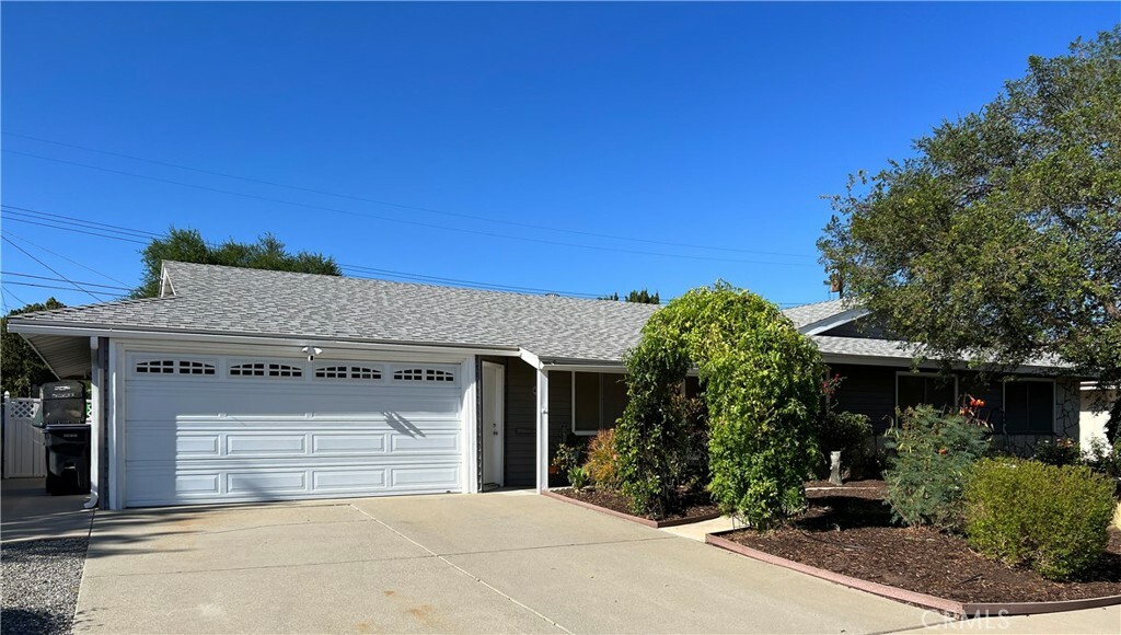 Property Photo:  25870 Coombe Hill  CA 92586 