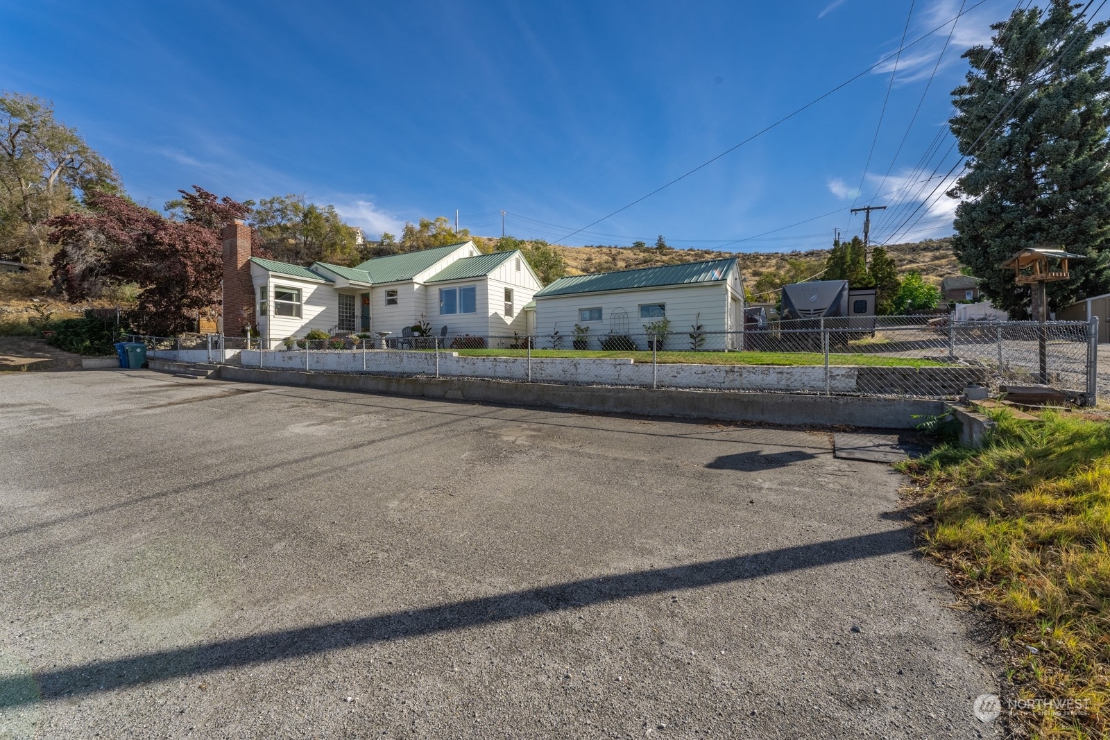 420 N Navarre St & Nixon Avenue  Chelan WA 98816 photo