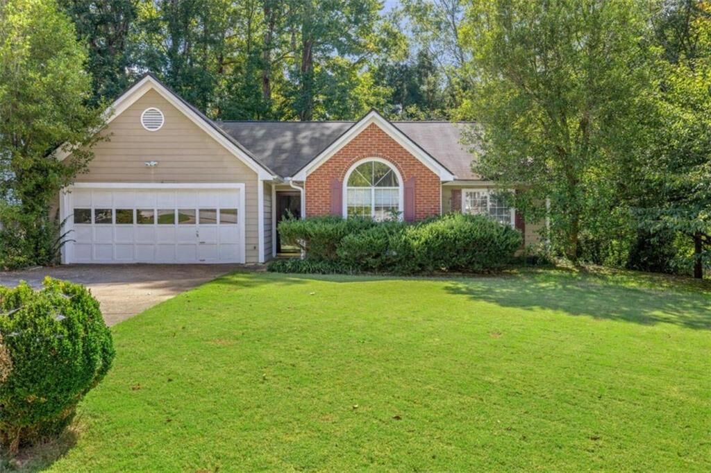 Property Photo: 5230 Maltdie Court GA 30518