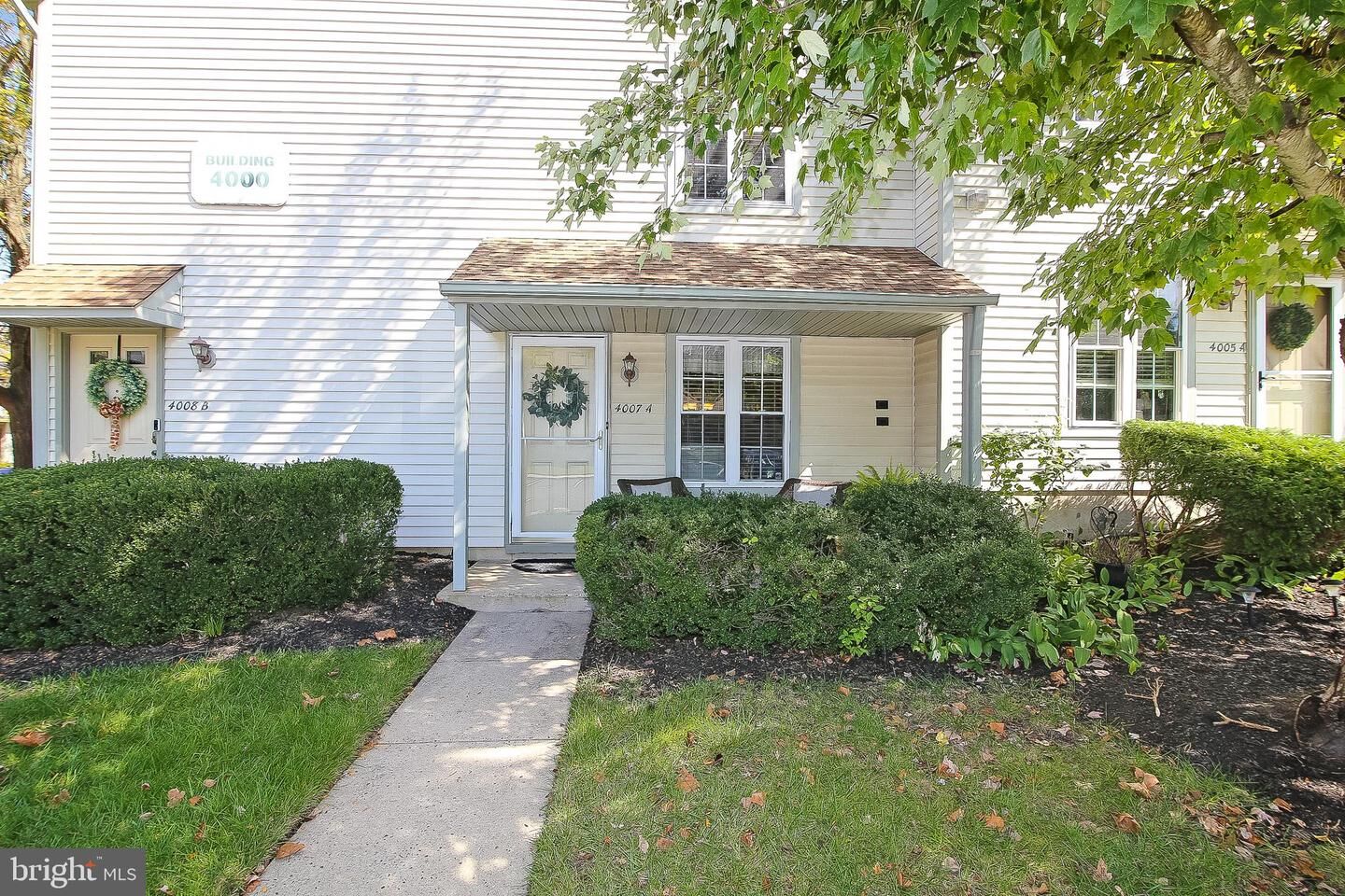 Property Photo:  4007 Burry Port Way A  NJ 08054 