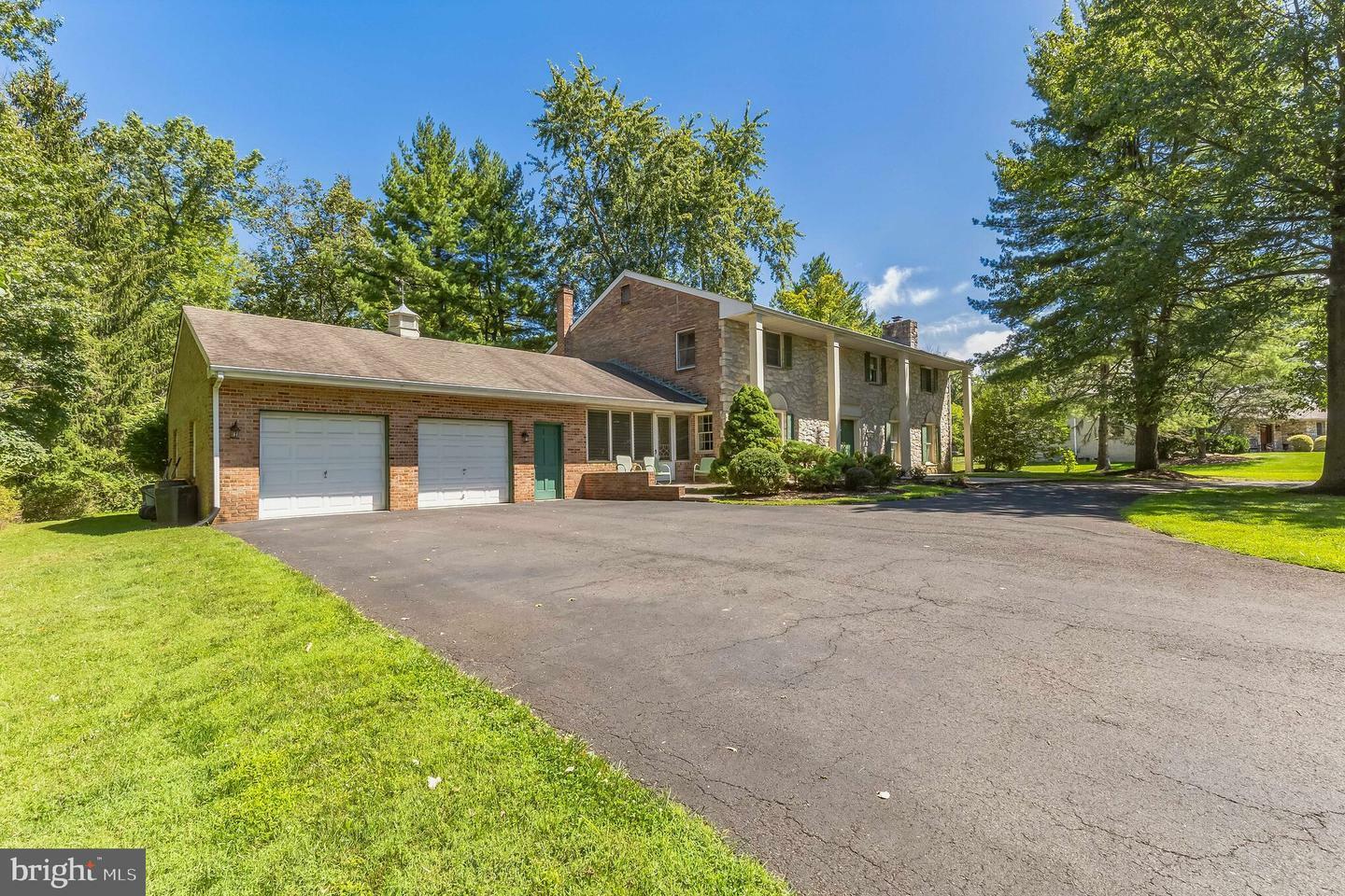 Property Photo:  1304 Squire Drive  PA 19002 