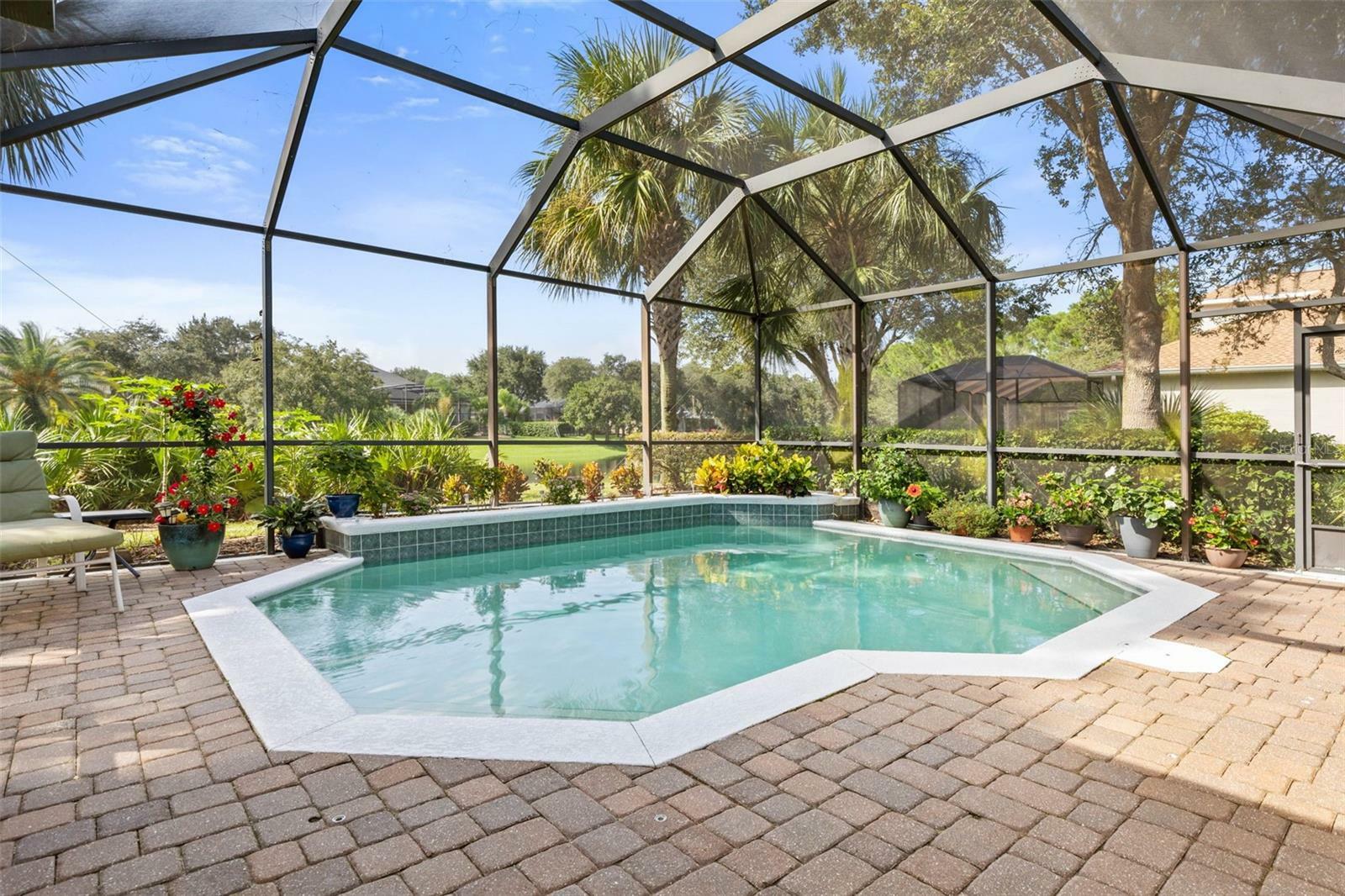 Property Photo:  64 N Park Circle  FL 32137 