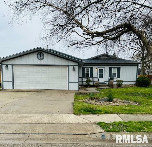 Property Photo:  312 E Tyler Street  IL 61550 