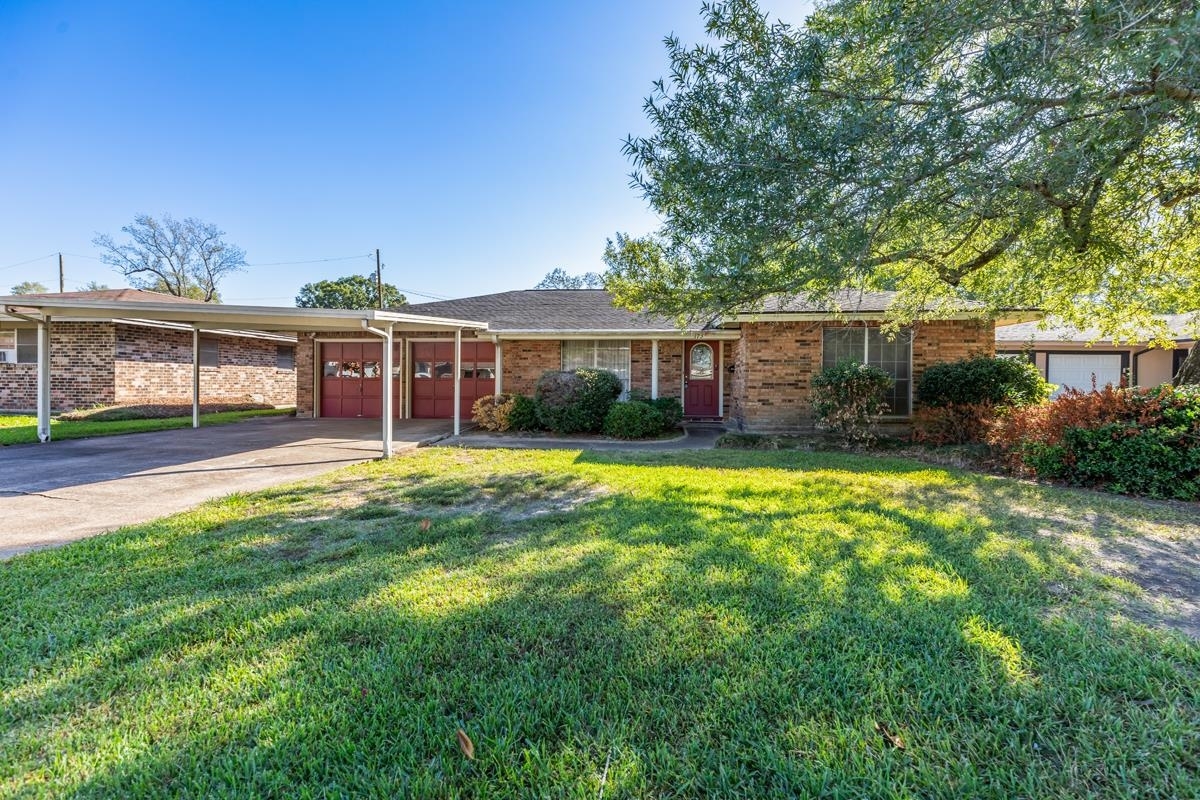 Property Photo:  173 Orgain St  TX 77707 