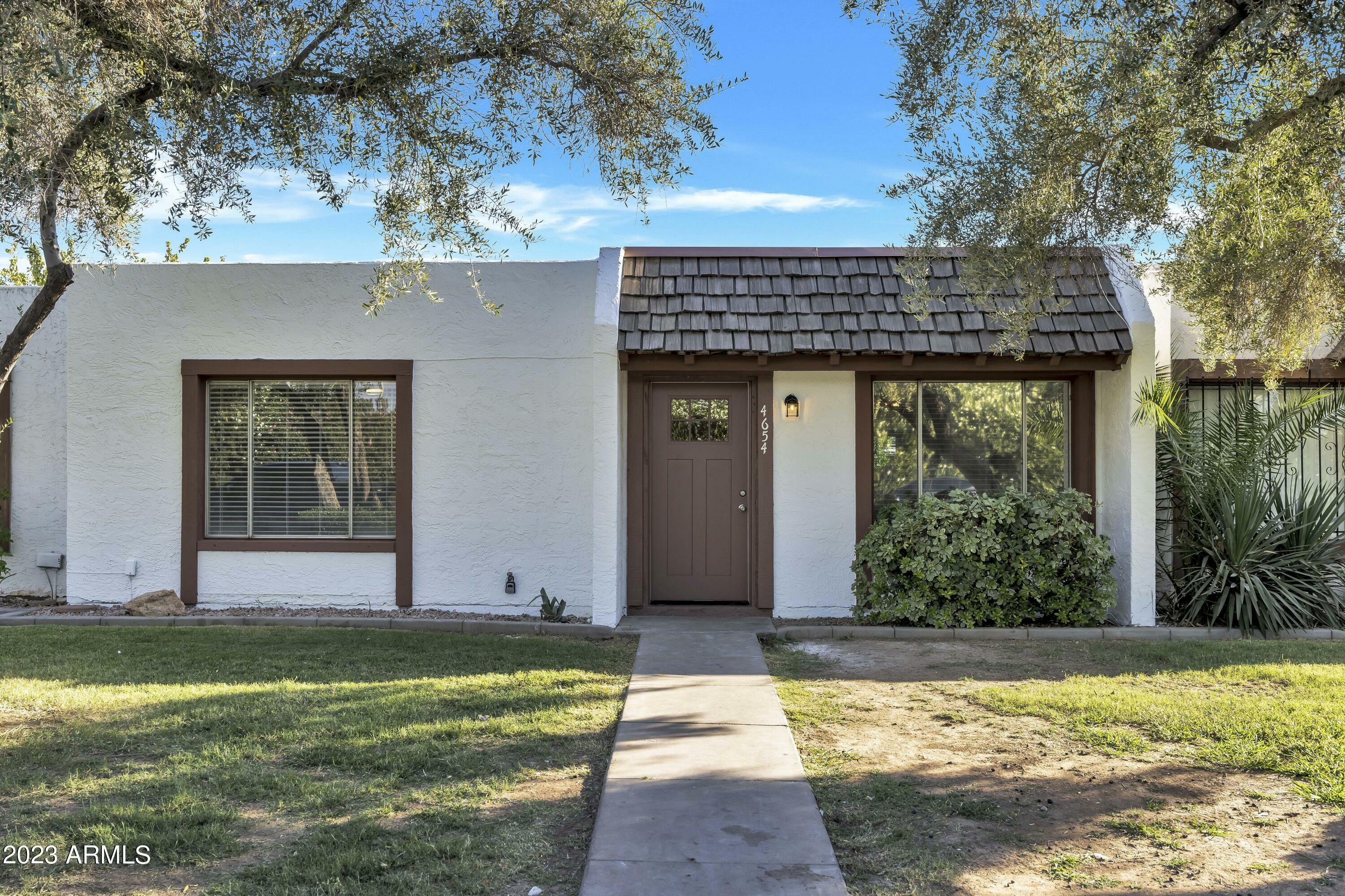 Property Photo:  4654 W Krall Street  AZ 85301 